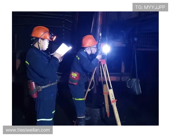 工地测量员全站仪配合